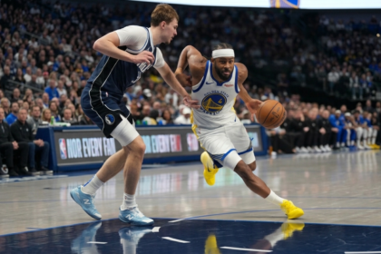 Moses Moody getting defending by Cooper Flagg