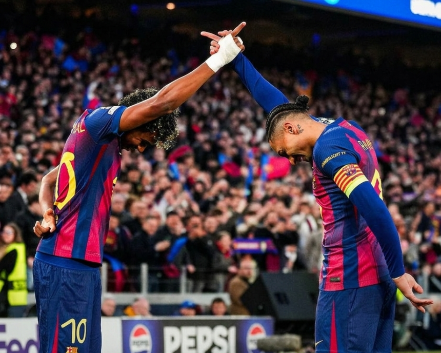 Lamine Yamal and Raphinha celebrating in Barcelona win over Newcastle