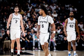 Luke Kornet, Stephon Castle, Harrison Barnes. Credit: San Antonio Spurs via X