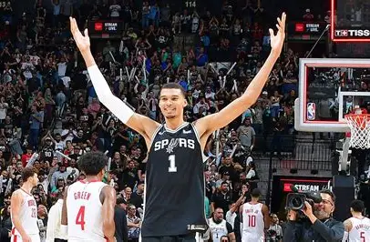 Victor Wembanyama against Houston Rocket