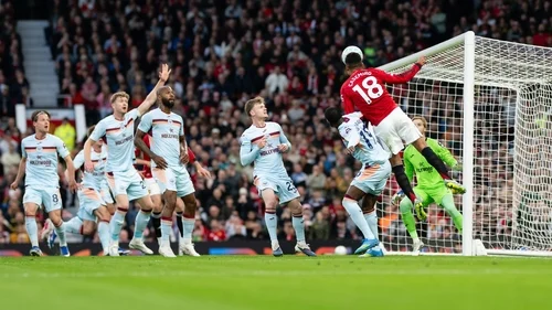 Casemiro heads Manchester United in front