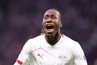 Yan Diomande in the shirt of RB Leipzig