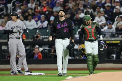 Clay Holmes injury update: Mets pitcher out 'long time' after hit fractures fibula