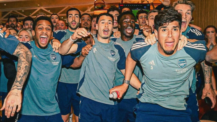 Arsenal celebrate after Man City draw Bournemeouth