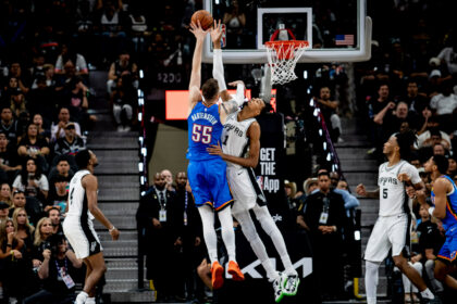 Victor Wembanyama with a fantastic block