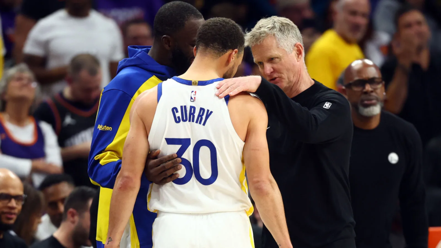 Warriors-Steve-Kerr-sharing-a-moment-with-Steph-Curry-Draymond-Green.