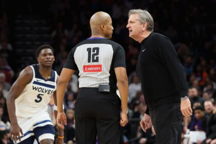 The head coach of the NBA team Minnesota Timberwolves, Chris Finch, commented on the crushing defeat in the second game of the quarterfinal playoffs against the San Antonio Spurs.