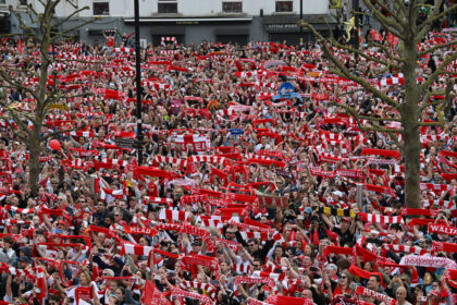 Sea of heads at Arsenal victory parade
