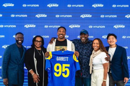 Myles Garret leaves Cleveland to LA Rams