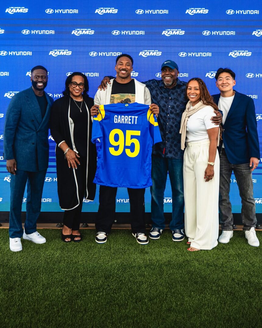 Myles Garret leaves Cleveland to LA Rams