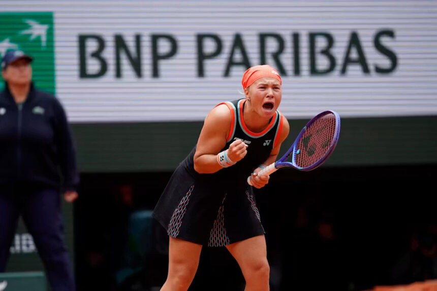 Diana Shnaider celebrates aftwr defeating Aryna Sabalenka