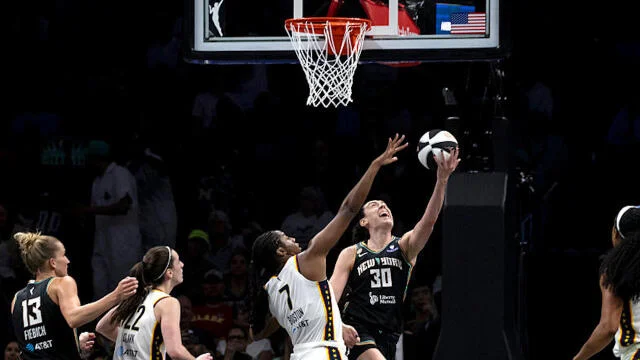 Stewart in action for Liberty against Fever