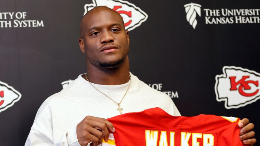 Kansas City Chiefs sign Kenneth Walker