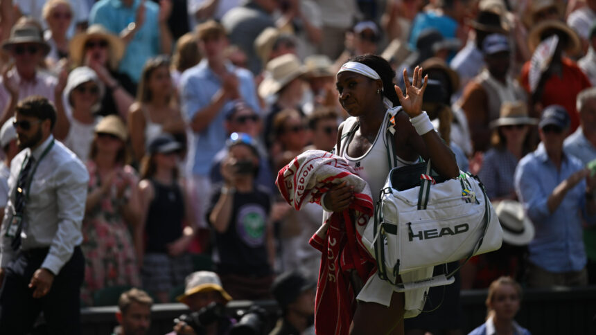 Coco Gauff waves the fans goodbye after losing to Muchova ,