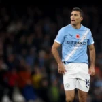 Manchester City make one last attempt to renew Barcelona-bound midfielder