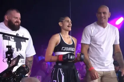 UFC Champ Alex Pereira Celebrates with Sister Aline after TKO Win at Karate Combat 52