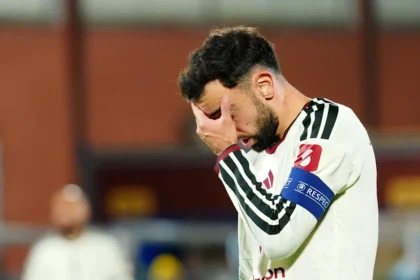 Fernandes questioned his manager's tactics after the heavy defeat to Como